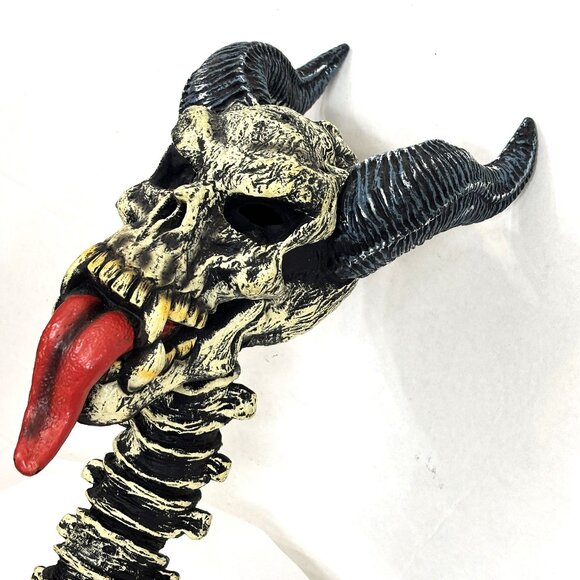 Vintage Horned Vampire Skull w/ spine Latex Halloween Prop NOS Y2K NWT - Picture 1 of 15